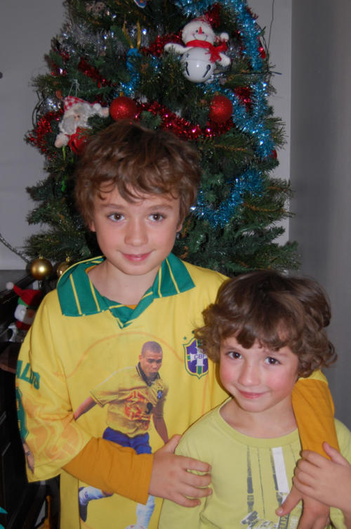 Pose obligatoire devant le sapin avec le sourire s'il vous plaît