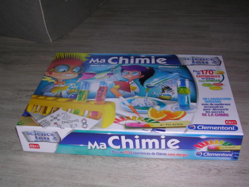 Une boite de chimie